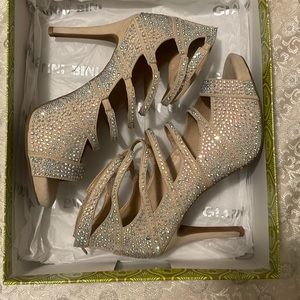 Gianni Bini rhinestone heels size 8